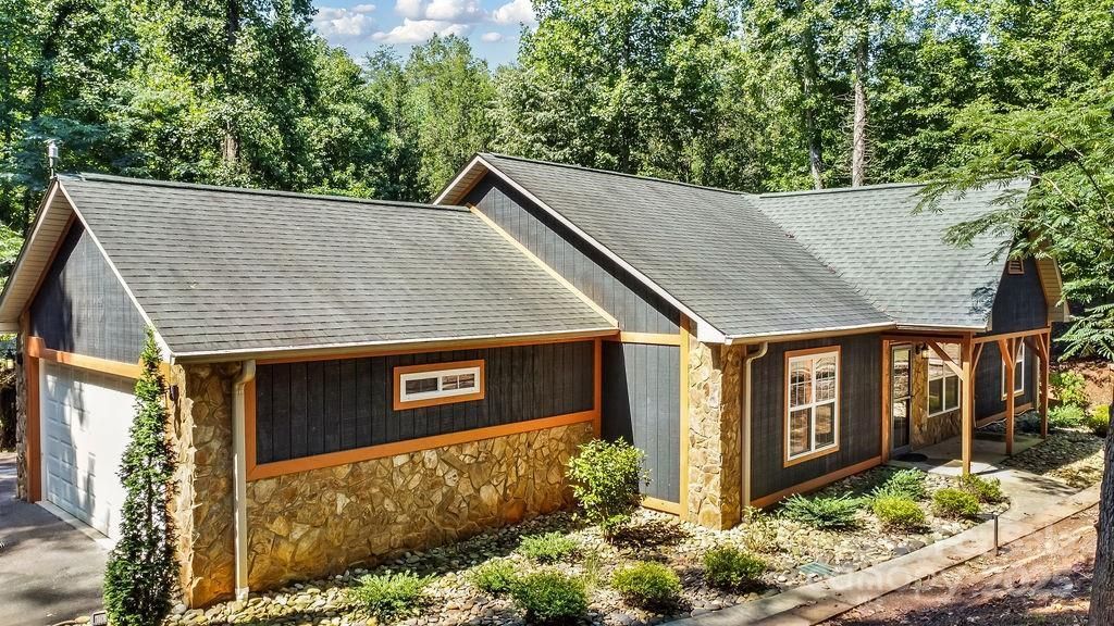 MLS #CAR4291604 image #0