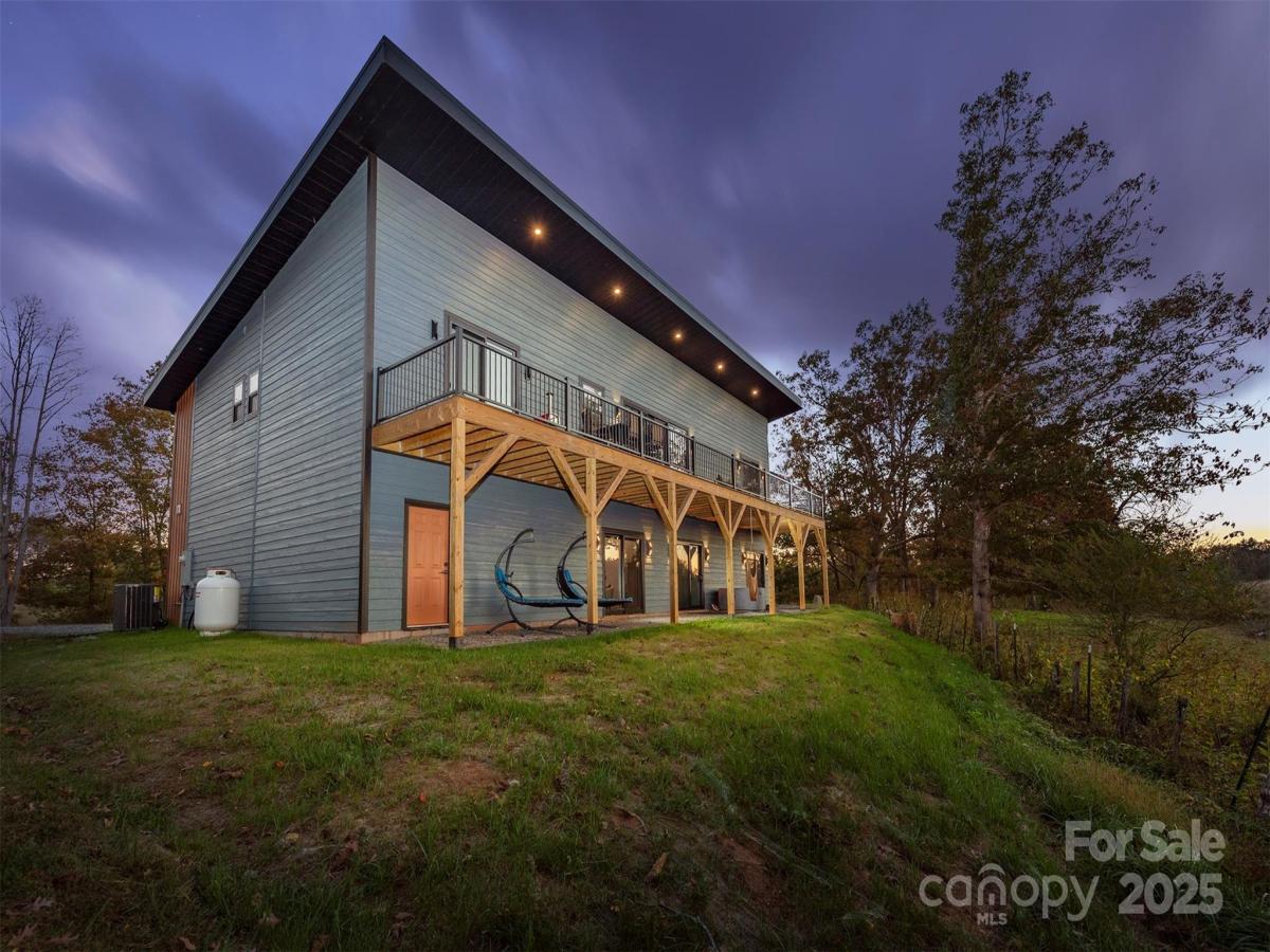 MLS #CAR4292301 image #0