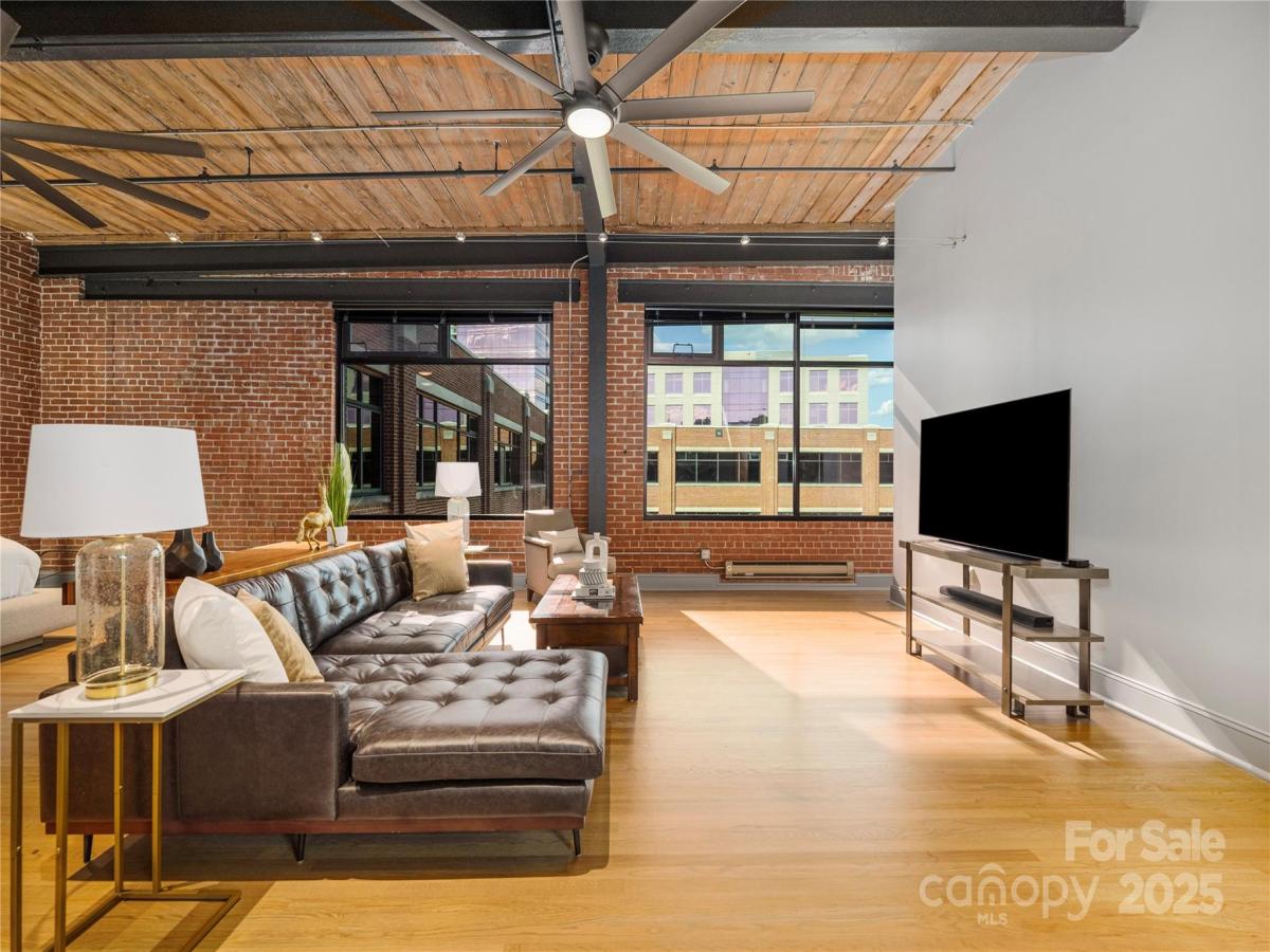 MLS #CAR4297002 image #0