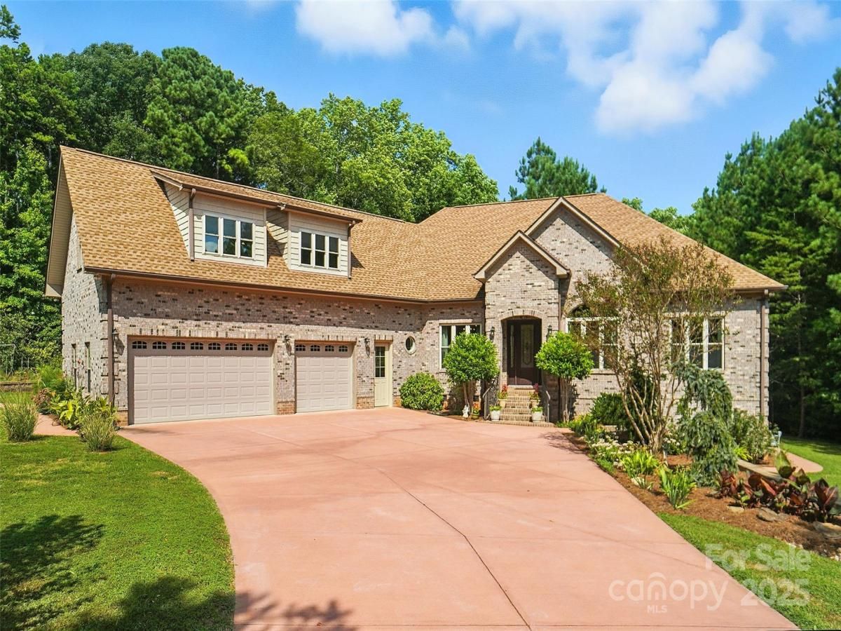 MLS #CAR4297130 image #0