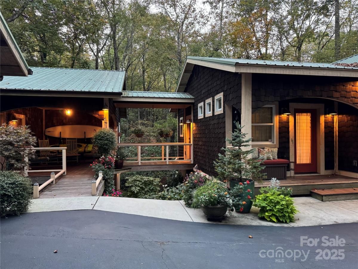 MLS #CAR4298260 image #0