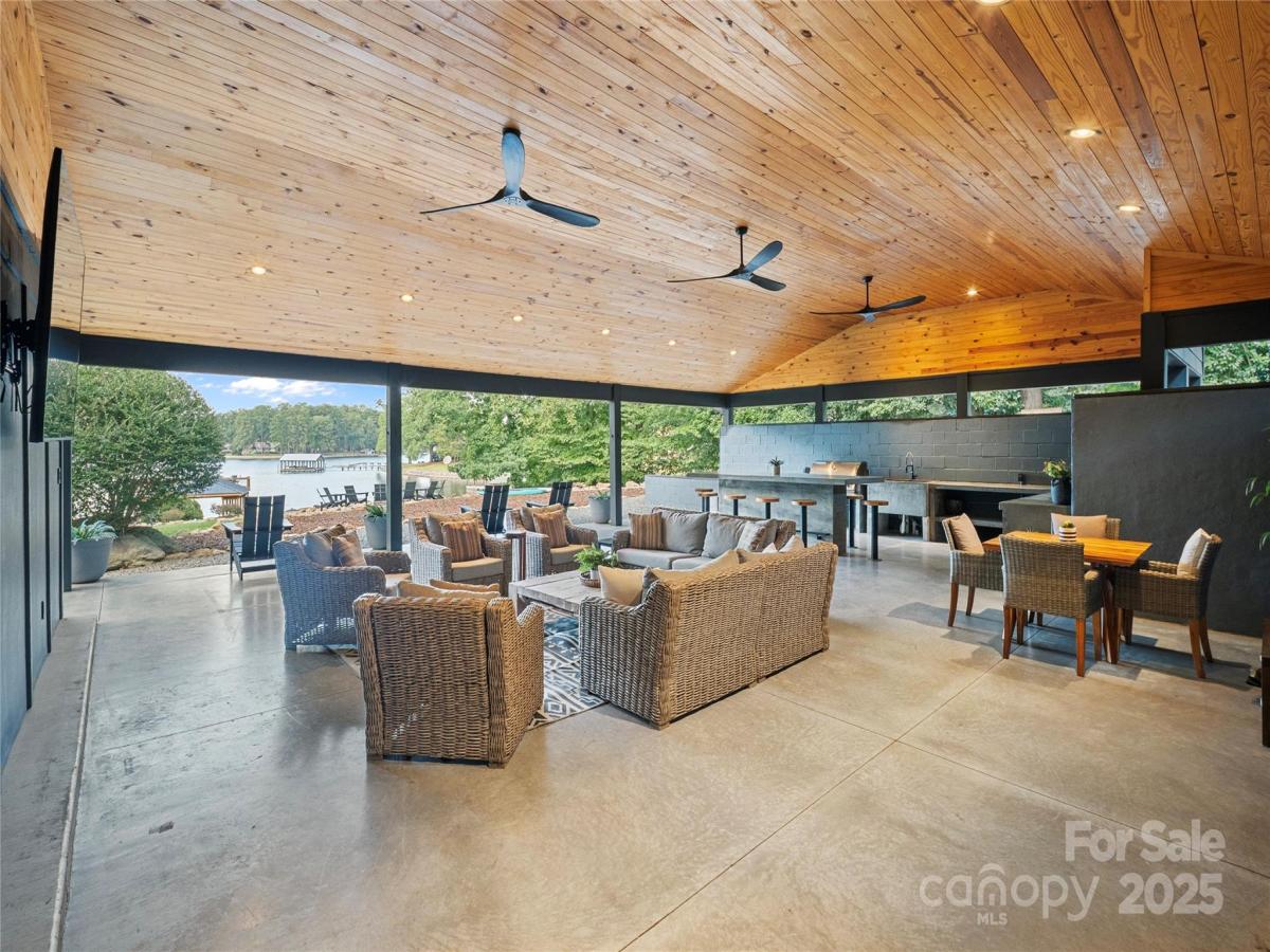 MLS #CAR4298876 image #0