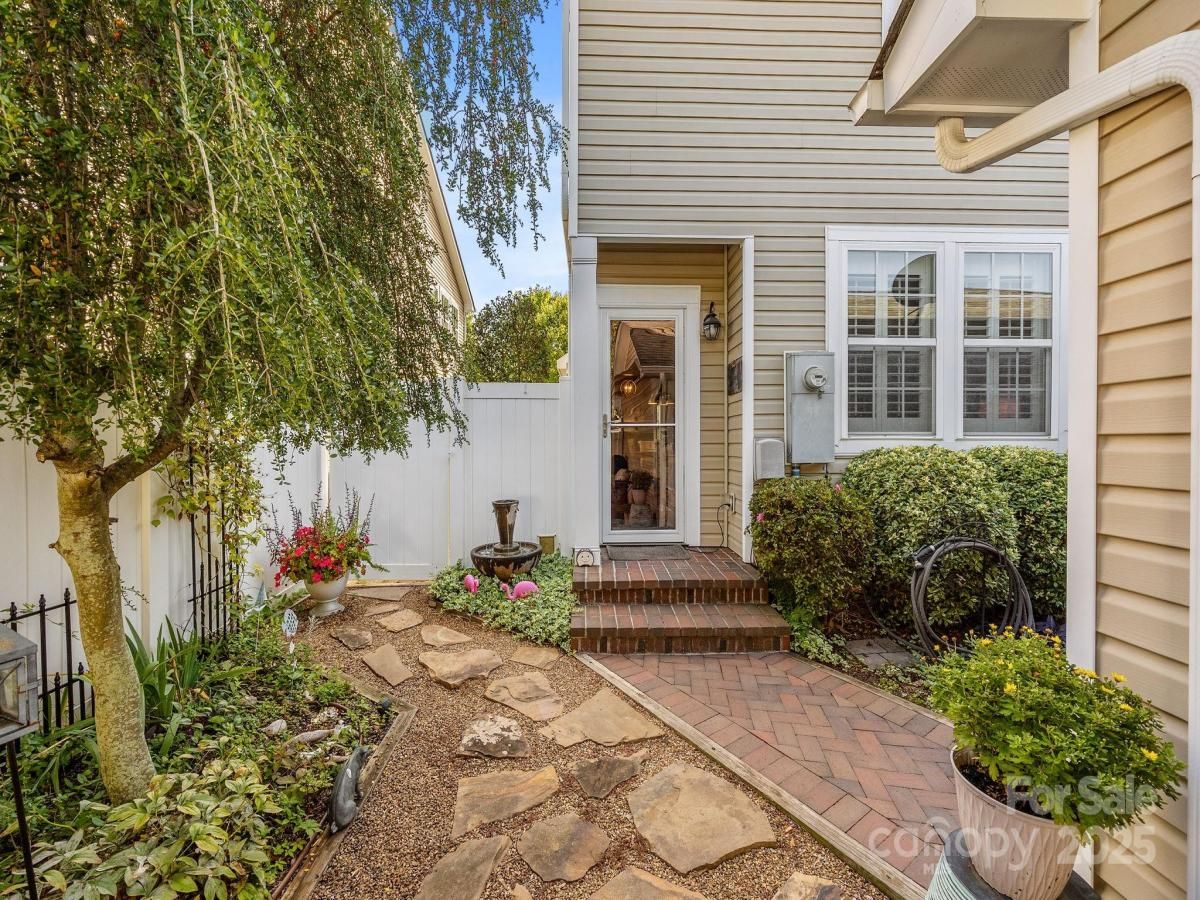 MLS #CAR4299084 image #0