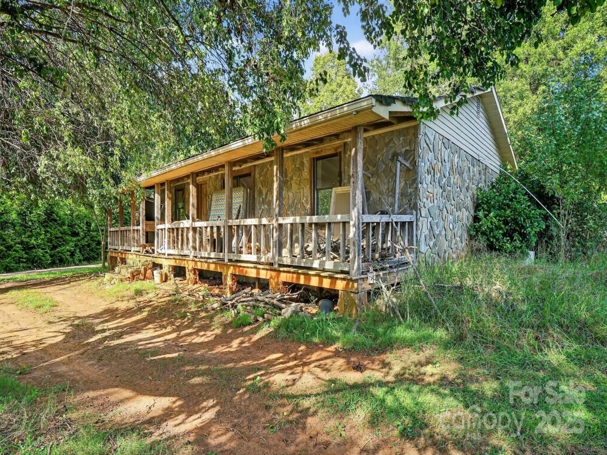 MLS #CAR4300547 image #0