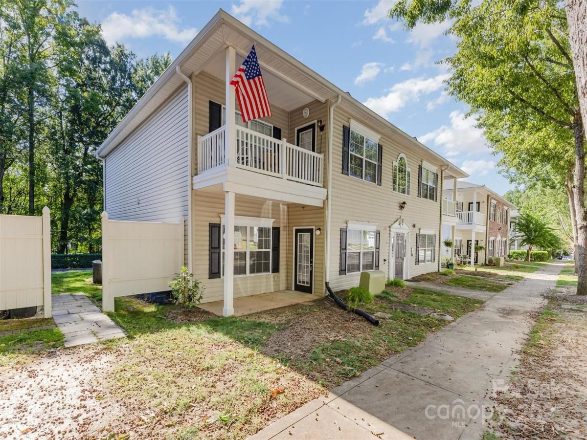 MLS #CAR4302205 image #0