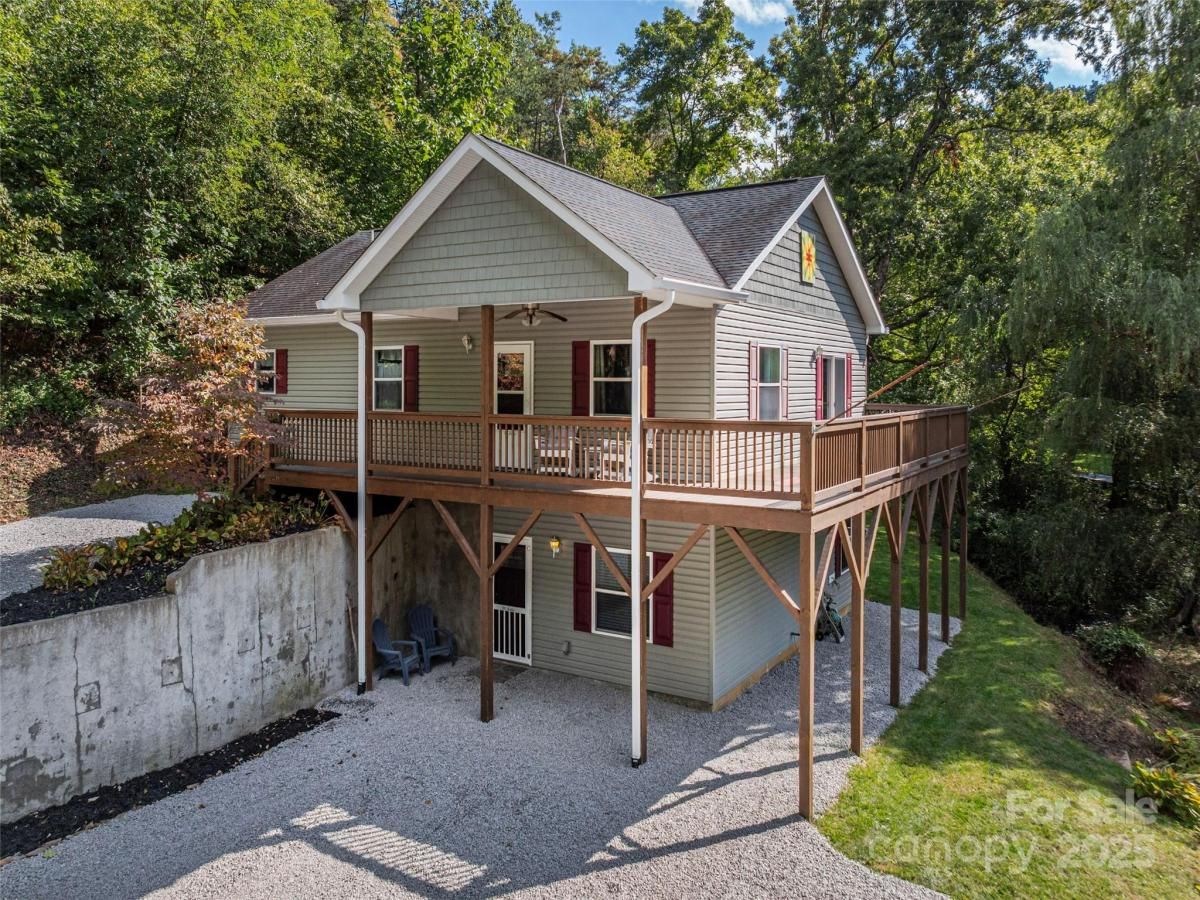 MLS #CAR4302320 image #0