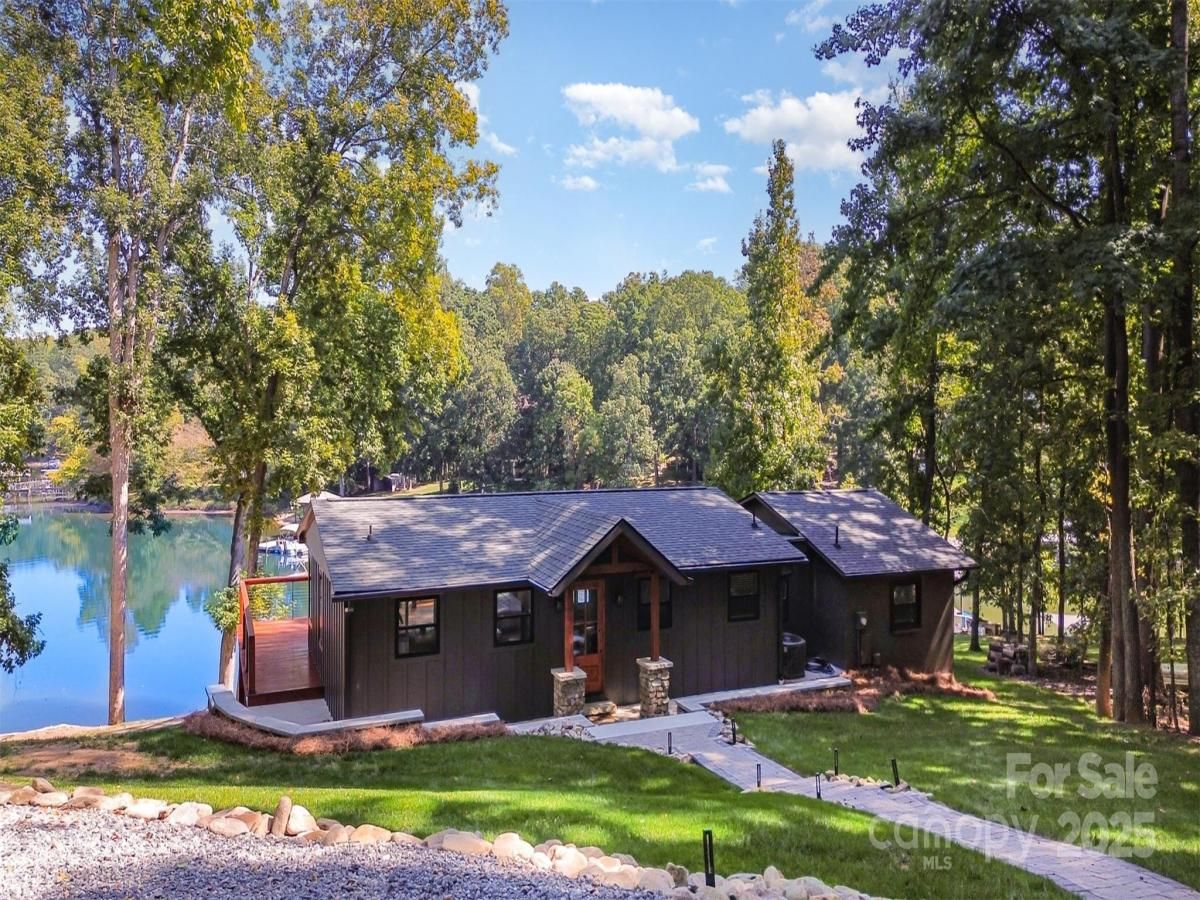 MLS #CAR4302925 image #0