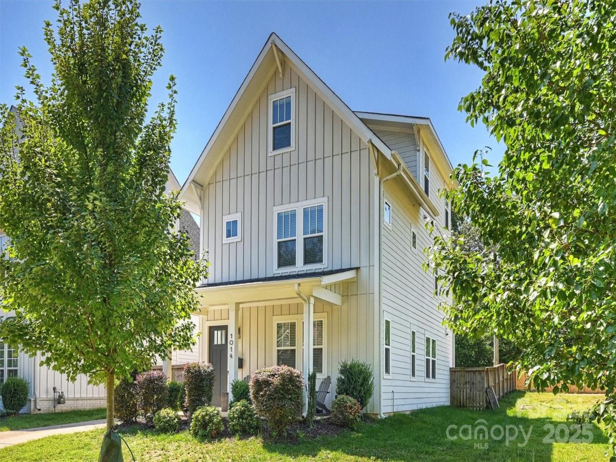 MLS #CAR4303187 image #0