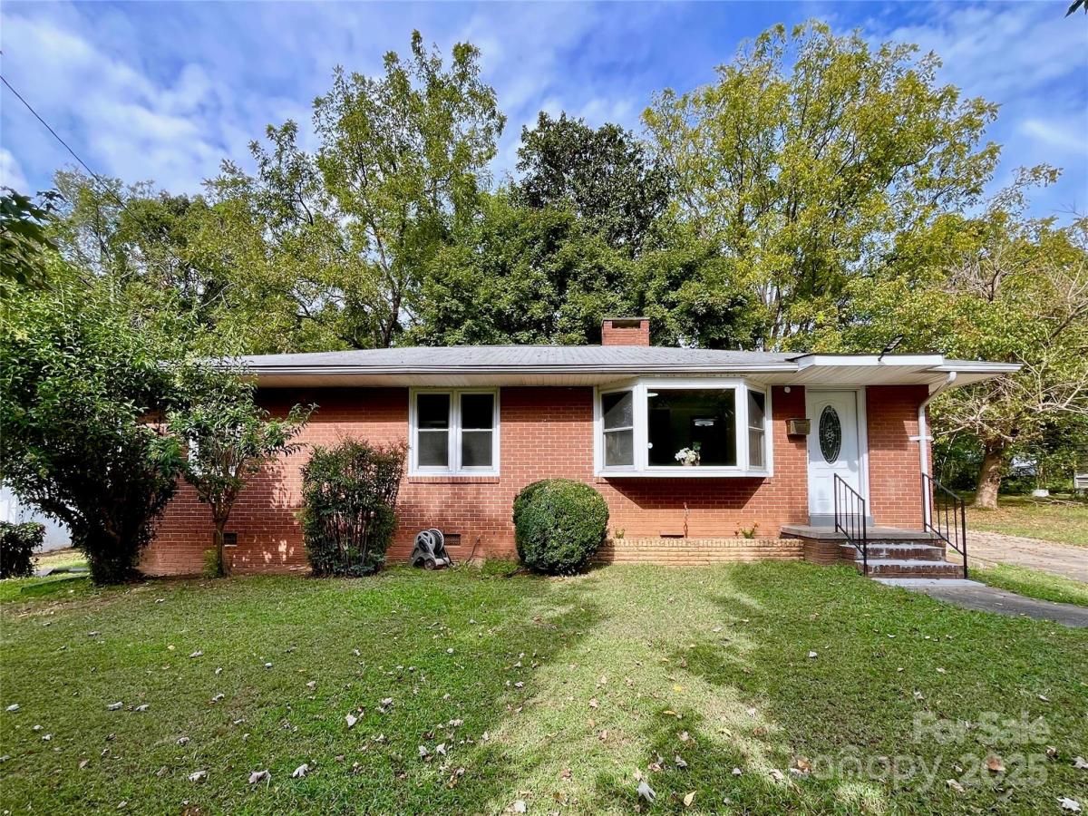 MLS #CAR4303406 image #0