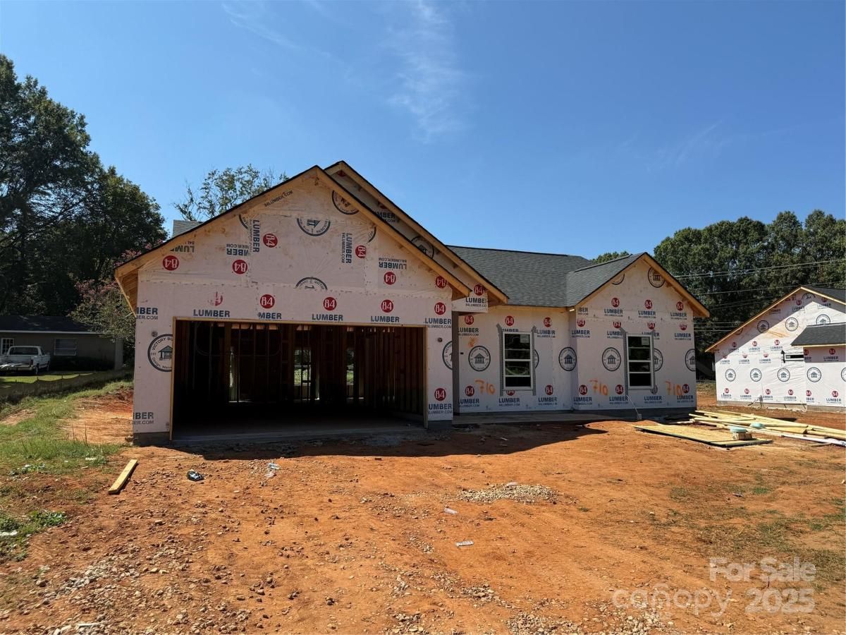 MLS #CAR4303612 image #0