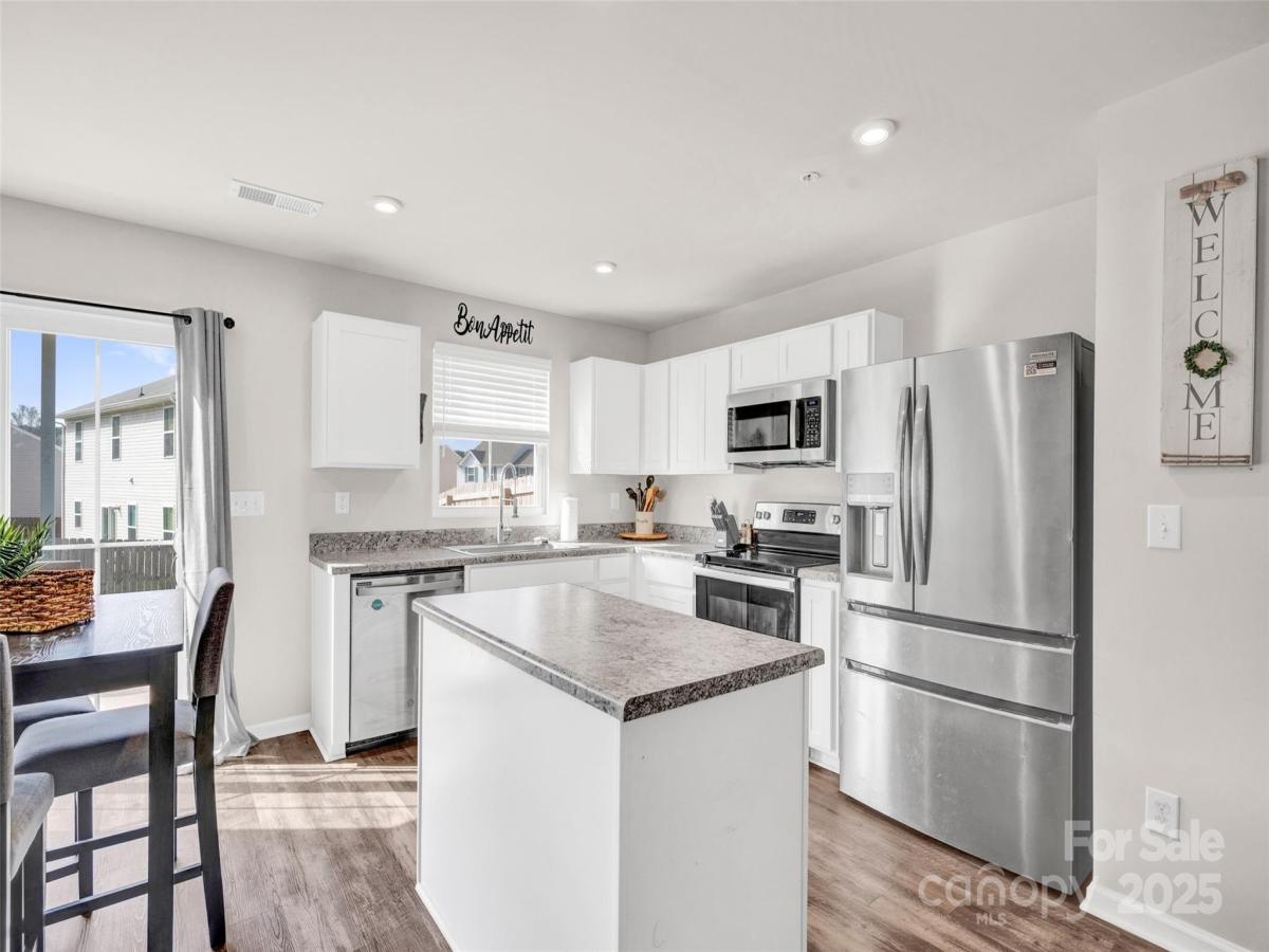 MLS #CAR4303979 image #0