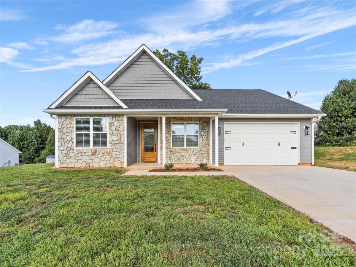 MLS #CAR4304351 image #0