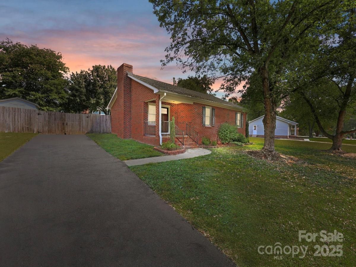 MLS #CAR4304417 image #0