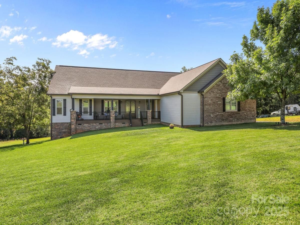 MLS #CAR4304973 image #0