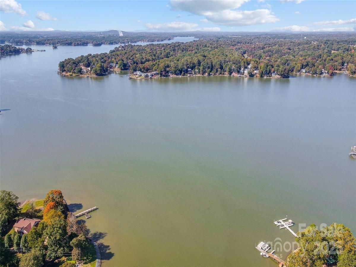 MLS #CAR4306341 image #0