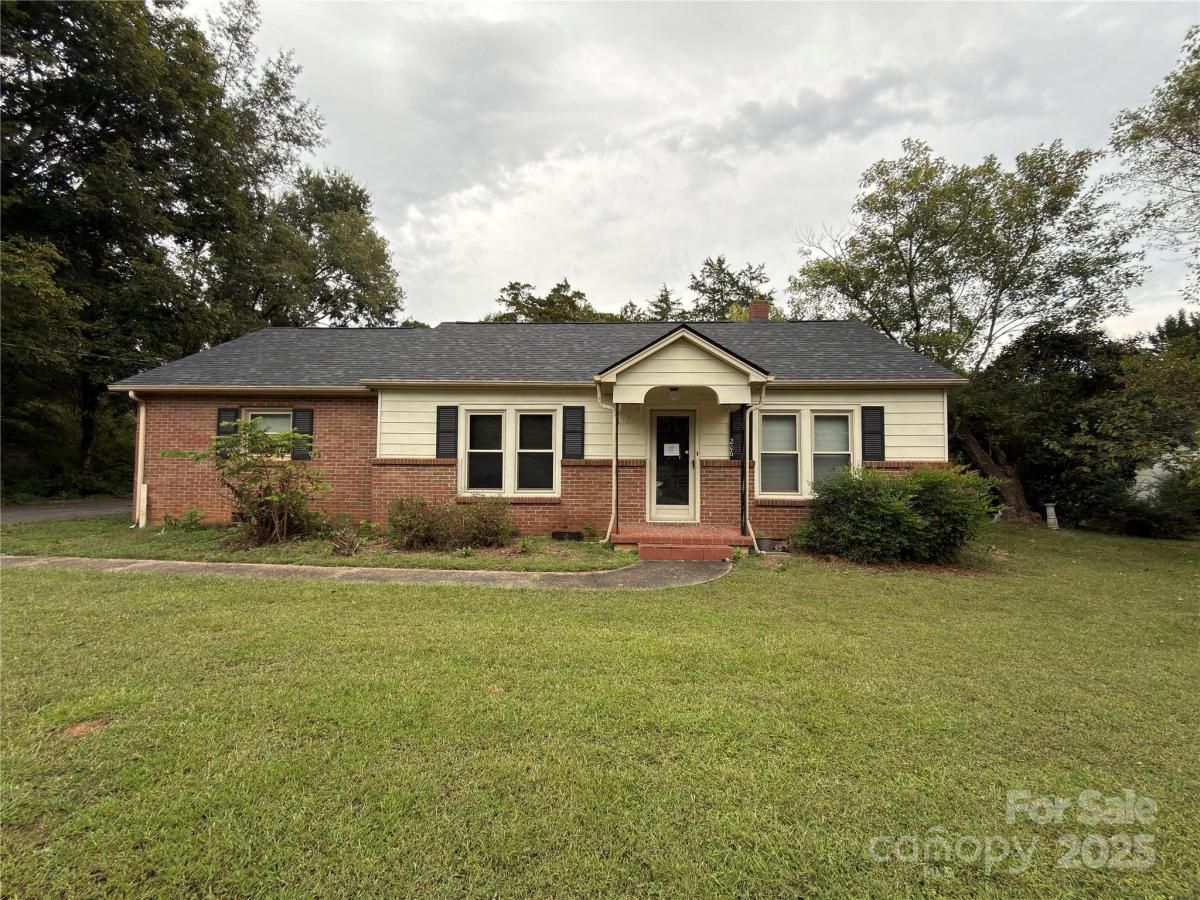 MLS #CAR4307019 image #0