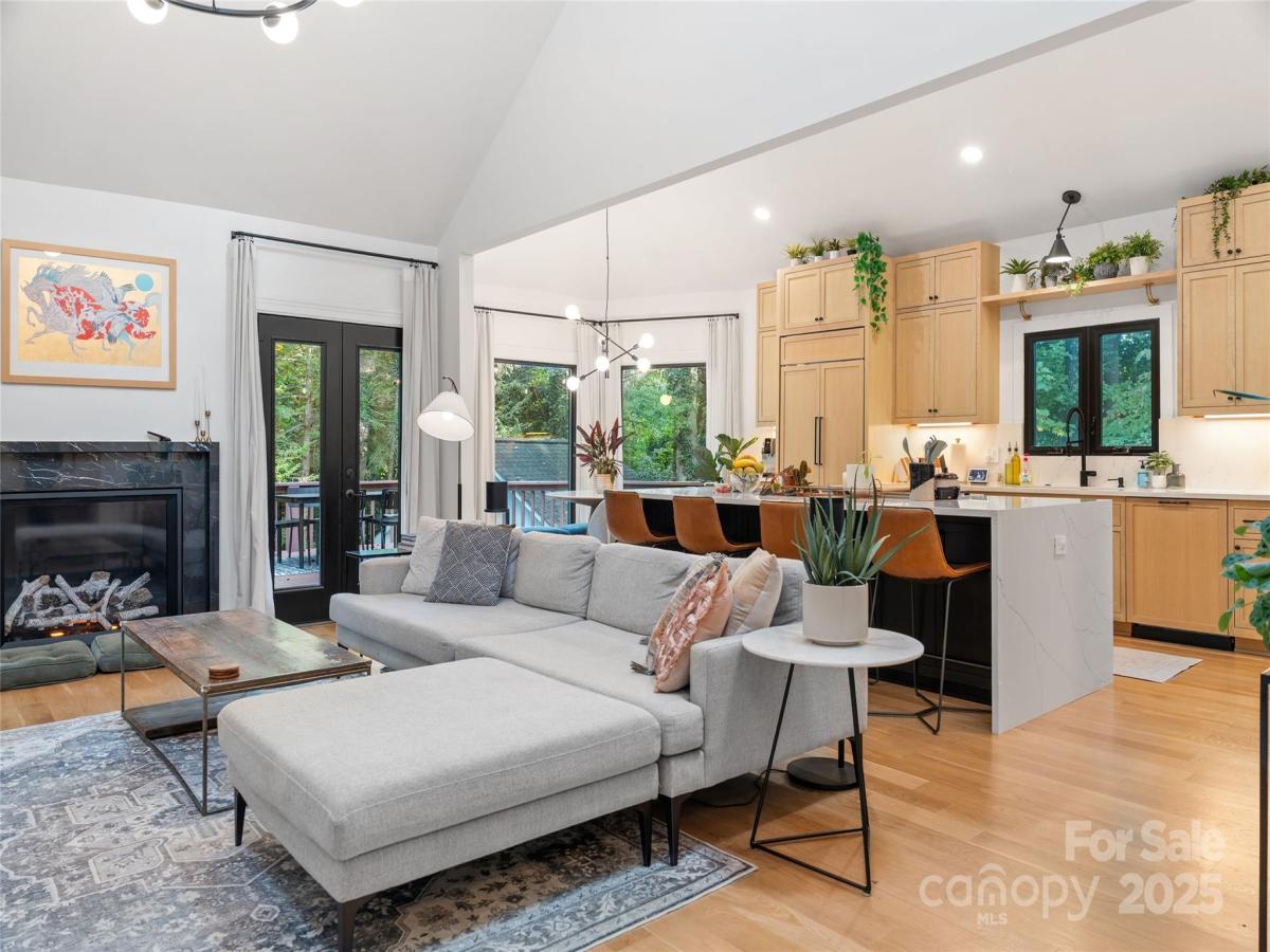 MLS #CAR4309019 image #0