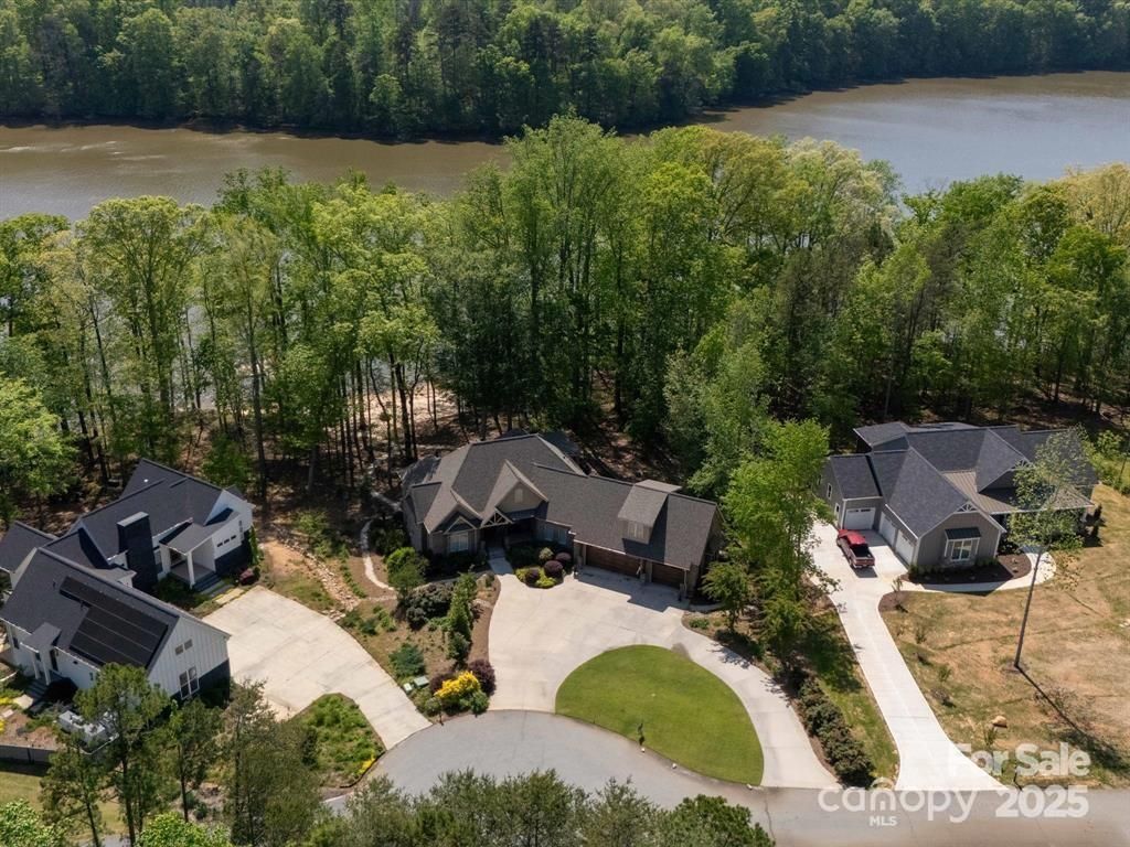 MLS #CAR4312052 image #0