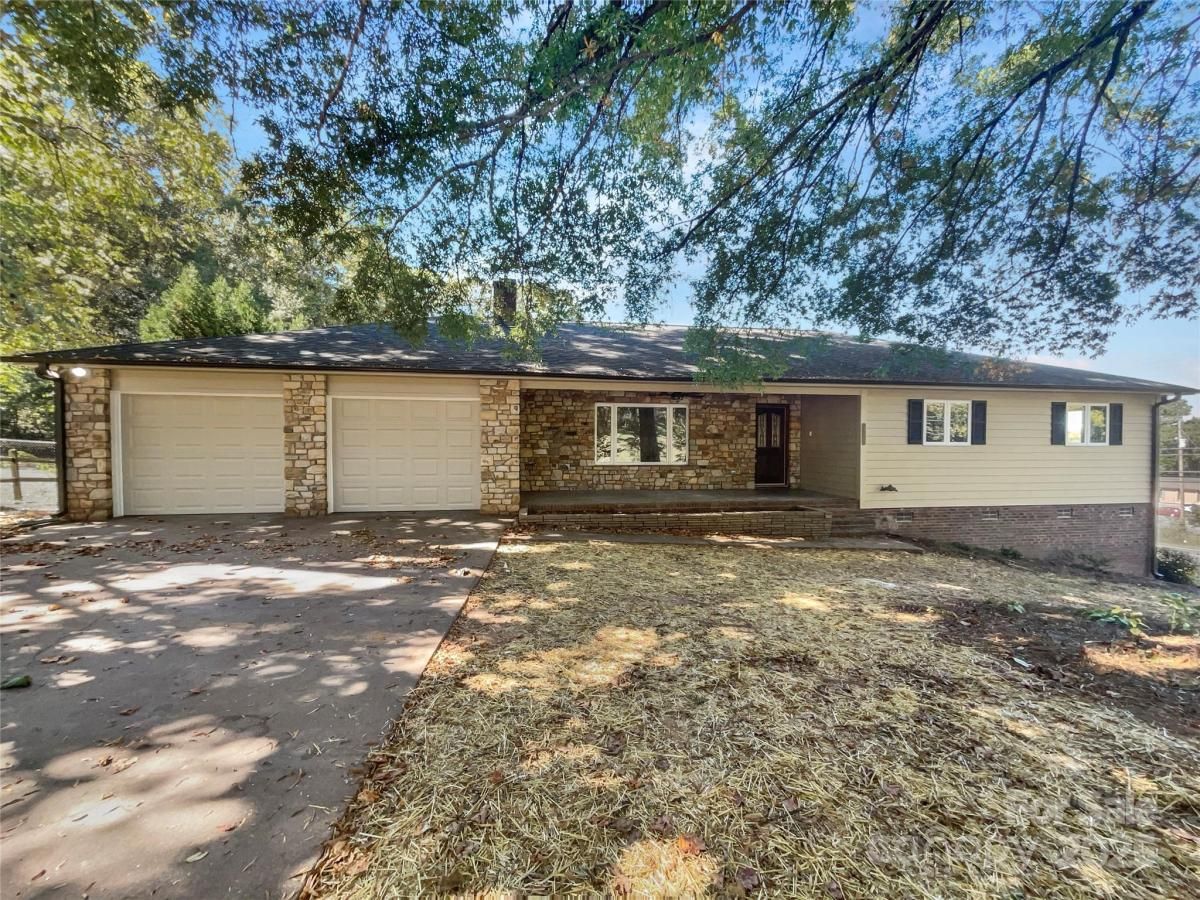 MLS #CAR4315393 image #0