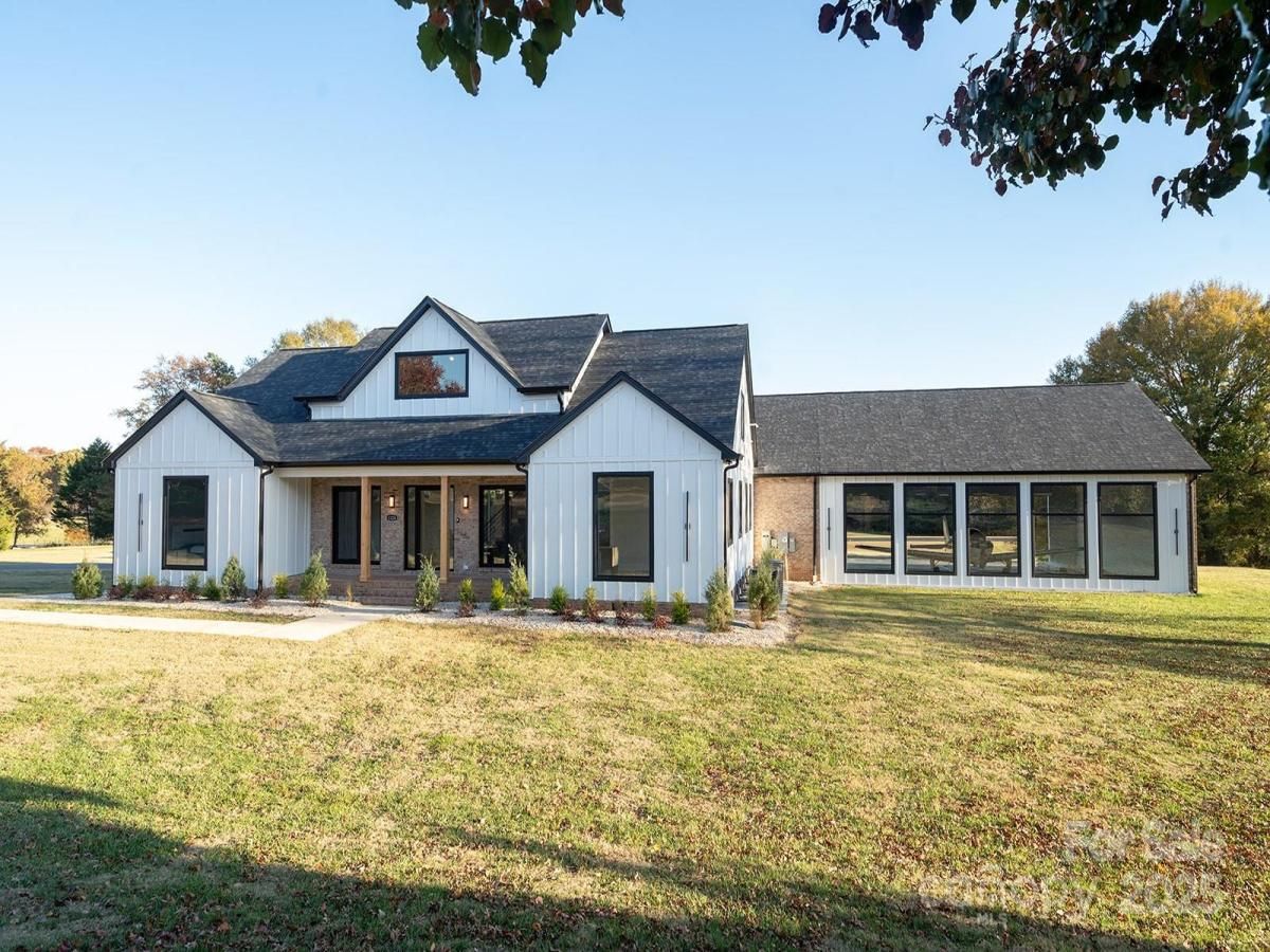 MLS #CAR4315398 image #0