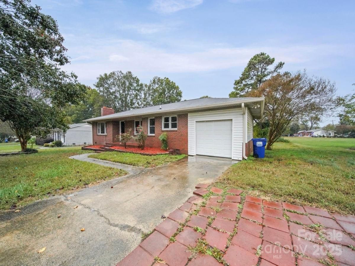 MLS #CAR4317050 image #0