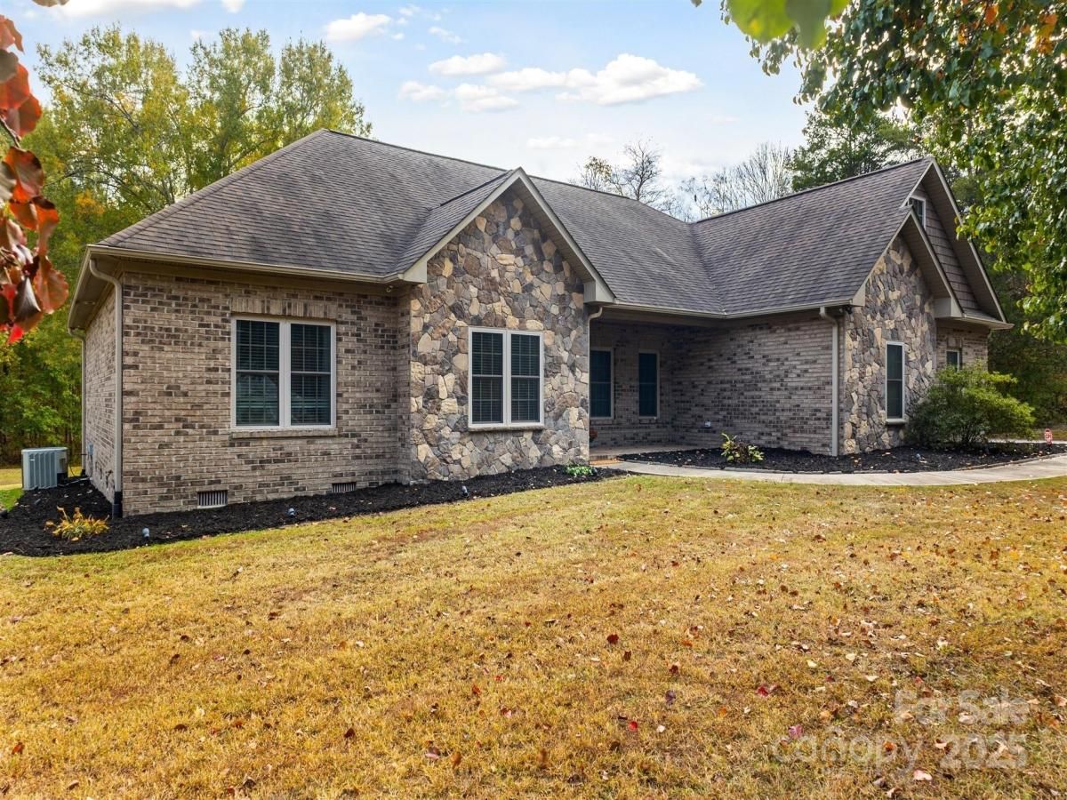 MLS #CAR4317192 image #0