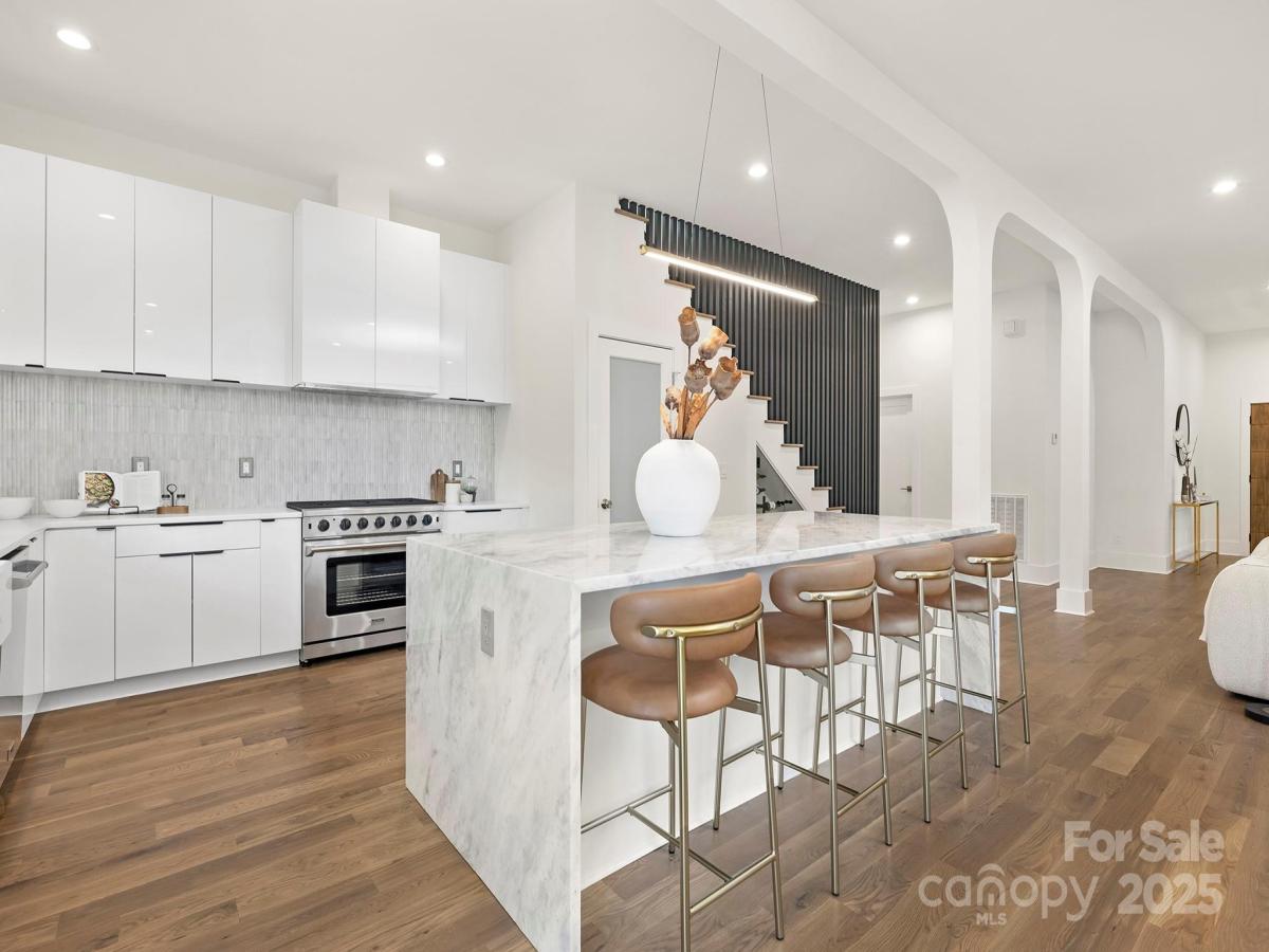 MLS #CAR4320000 image #0