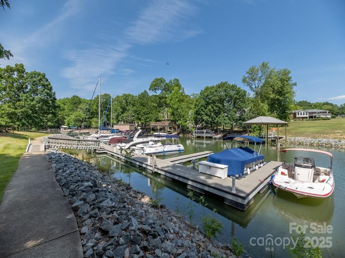 MLS #CAR4320397 image #0