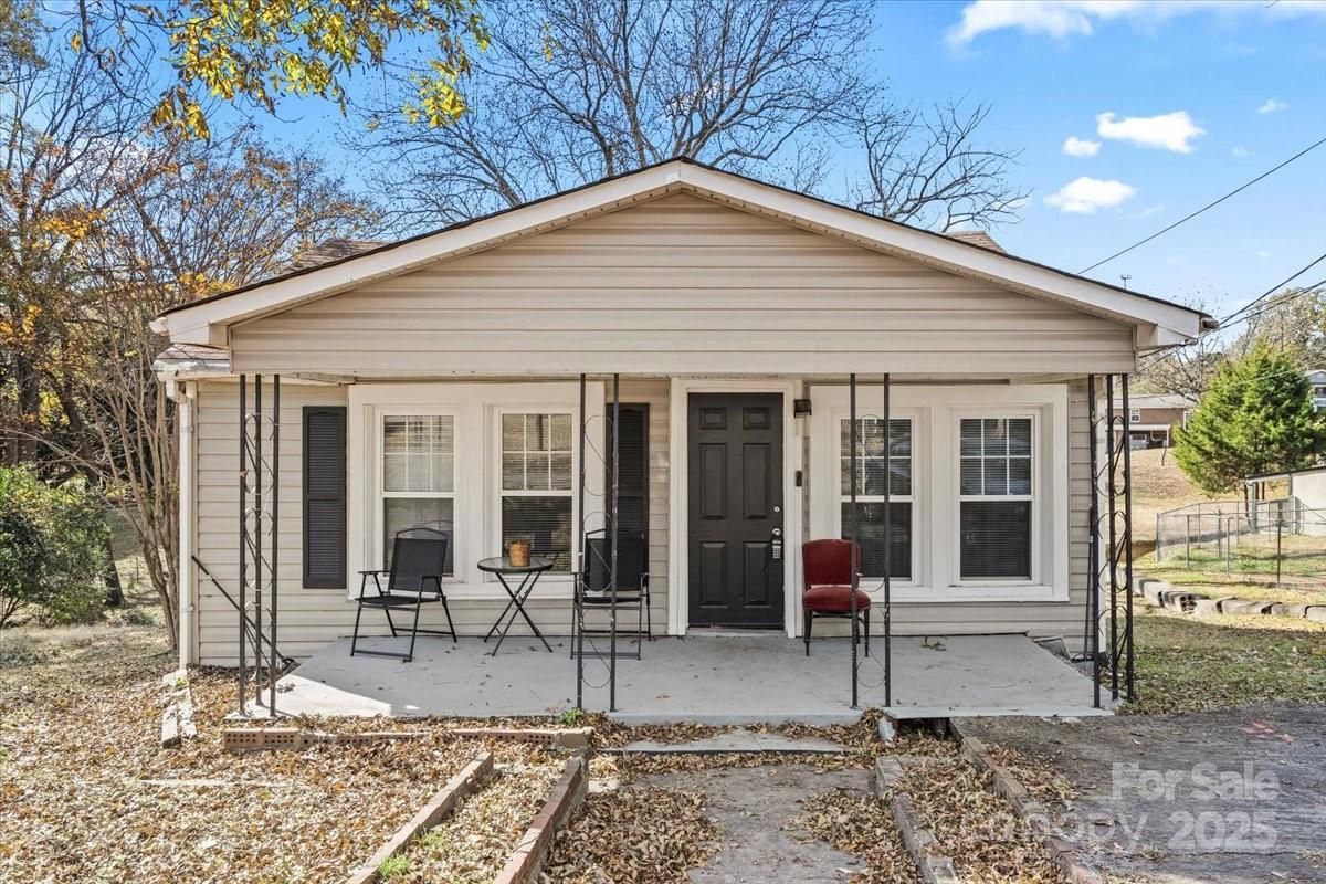 MLS #CAR4322393 image #0