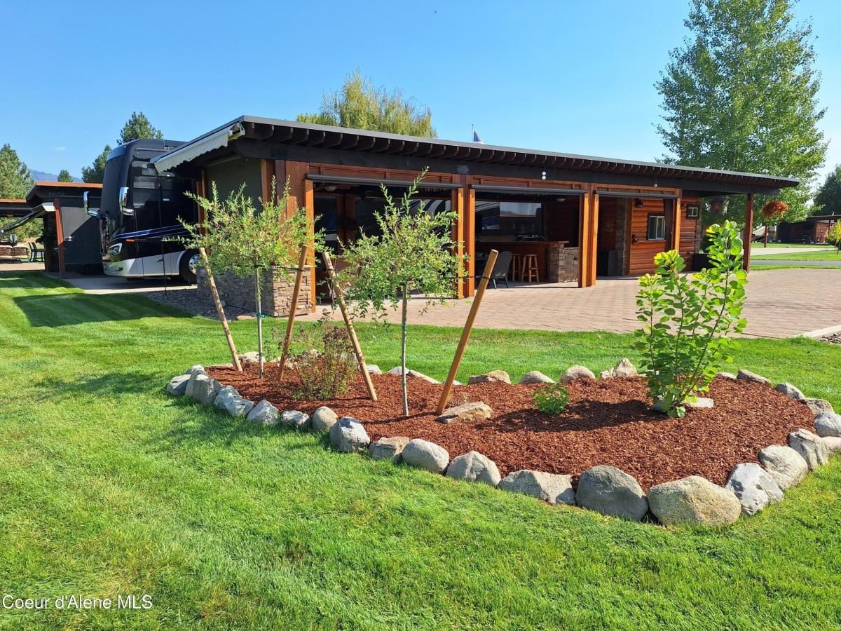 MLS #25-8557 image #0