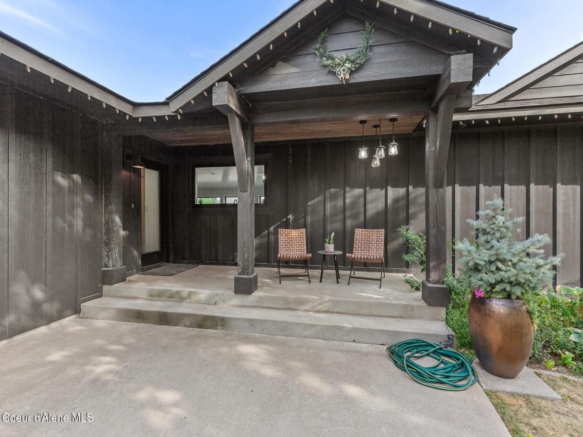 MLS #25-8614 image #0