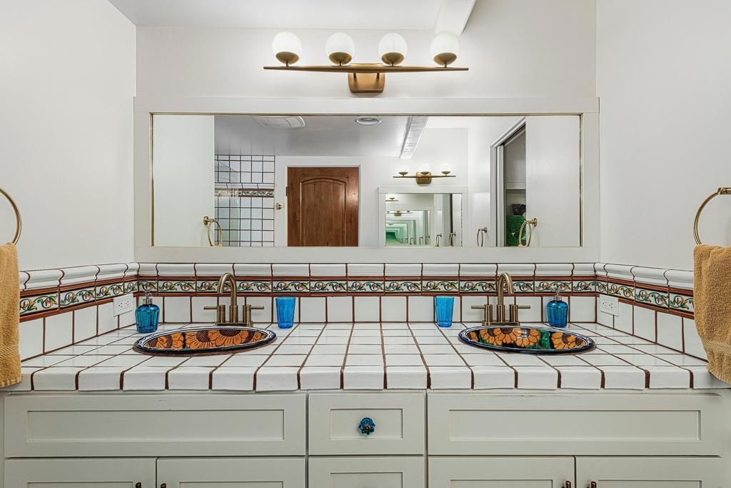MLS #219123438PS image #0