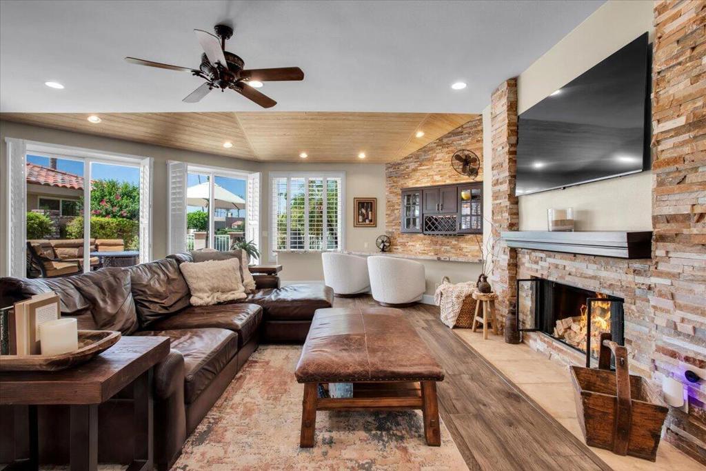 MLS #219124486DA image #0