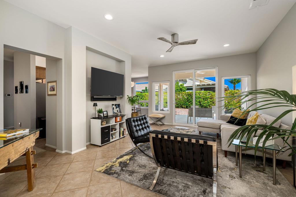 MLS #219127669DA image #0