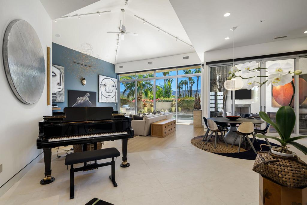 MLS #219128547DA image #0