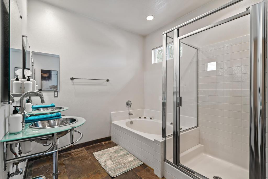 MLS #219129595DA image #0