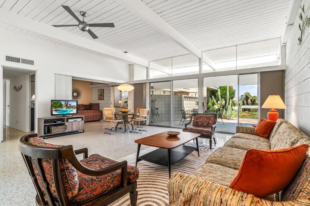 MLS #219135797PS image #0