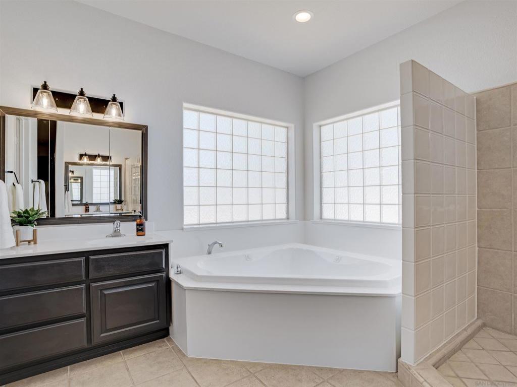 MLS #250019513SD image #0