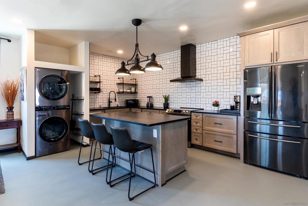 MLS #250024908SD image #0