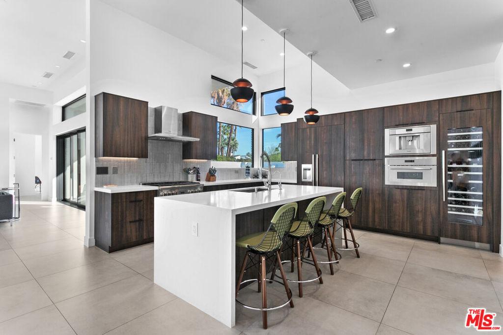 MLS #25500457 image #0