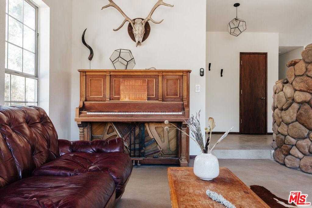 MLS #25521415 image #0