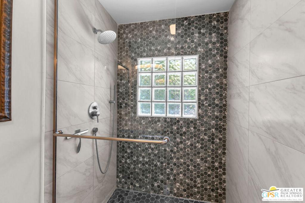 MLS #25527789PS image #0