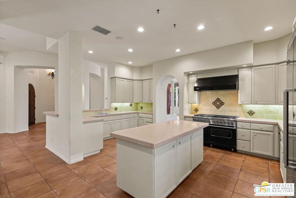 MLS #25531415PS image #0