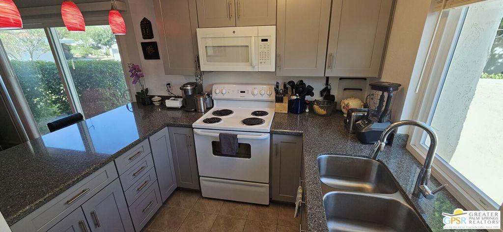 MLS #25555333PS image #0