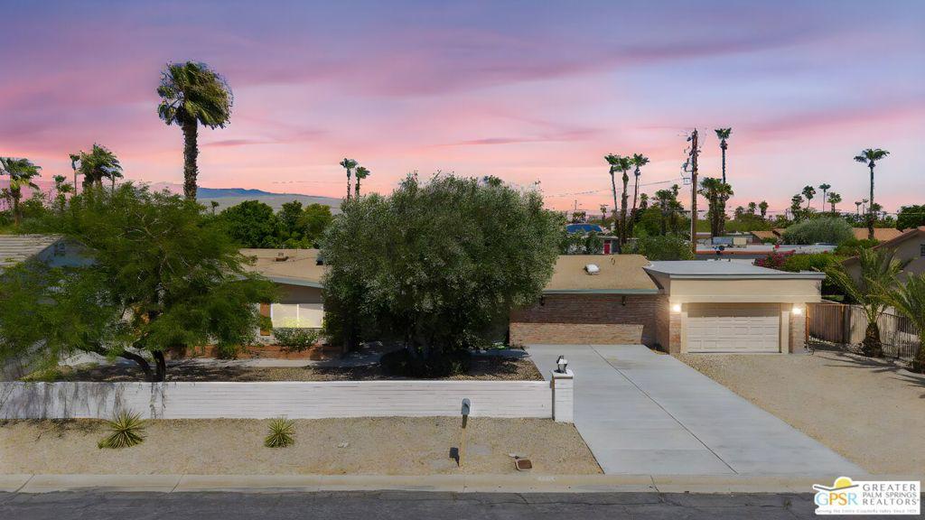 MLS #25570597PS image #0