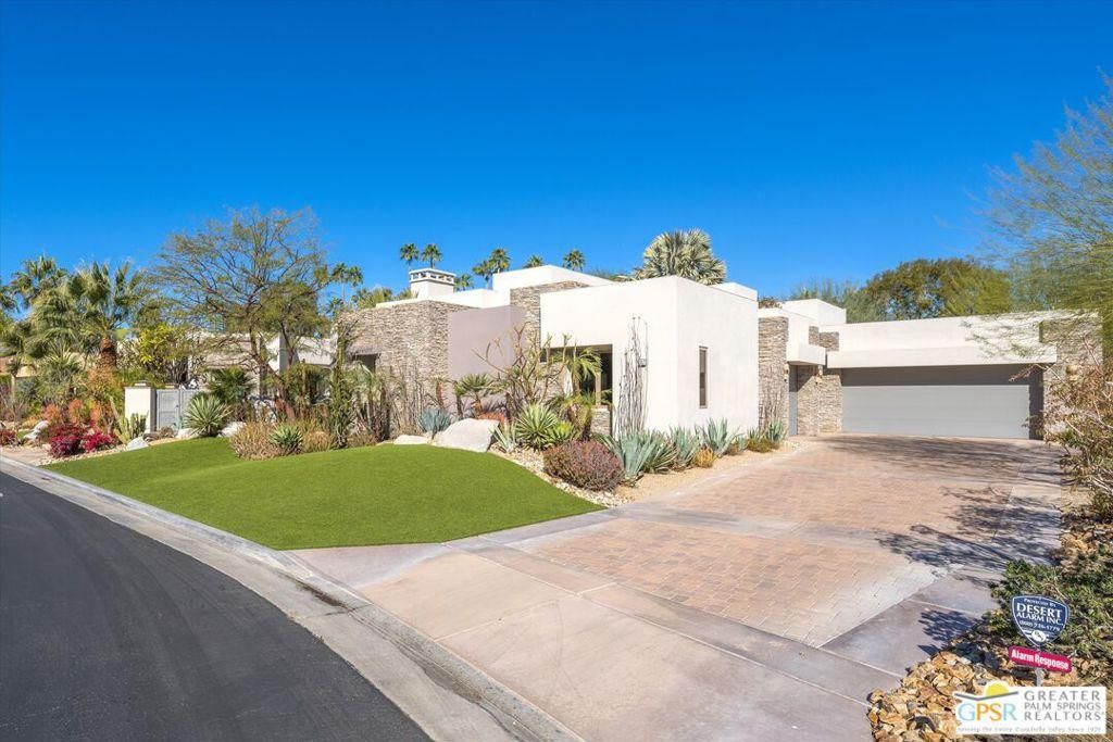 MLS #25592901PS image #0