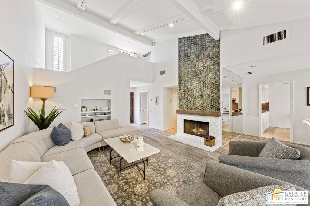 MLS #25593075PS image #0