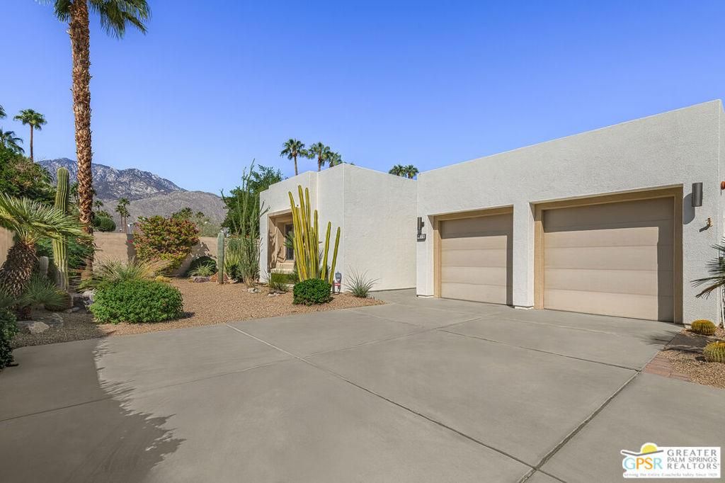 MLS #25596653PS image #0