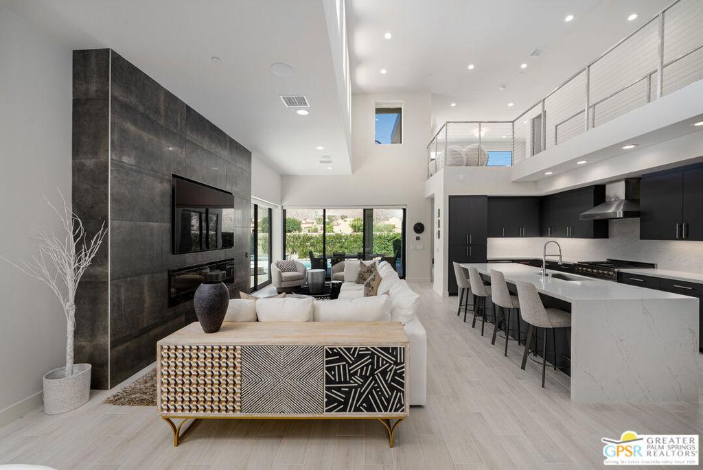 MLS #25602439PS image #0