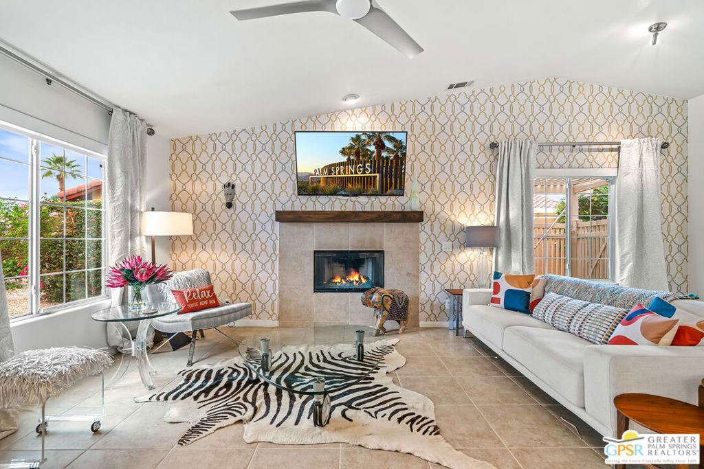 MLS #25619547PS image #0